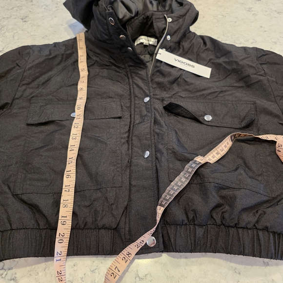 Vigoss Cropped Puffer Hooded Jacket Black Size XL NWT! - Picture 11 of 16